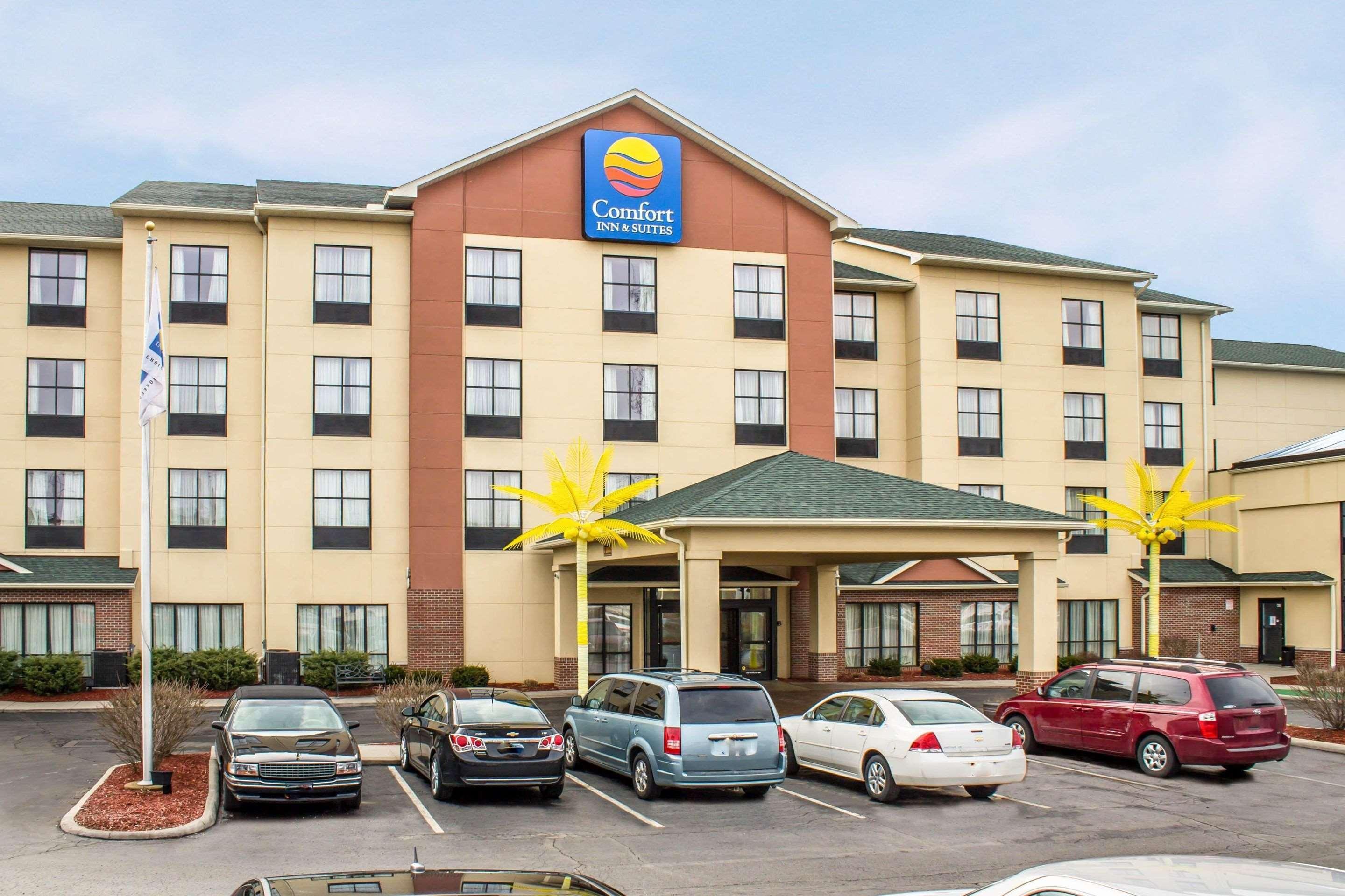 Comfort Inn & Suites Kent - University Area Exterior photo