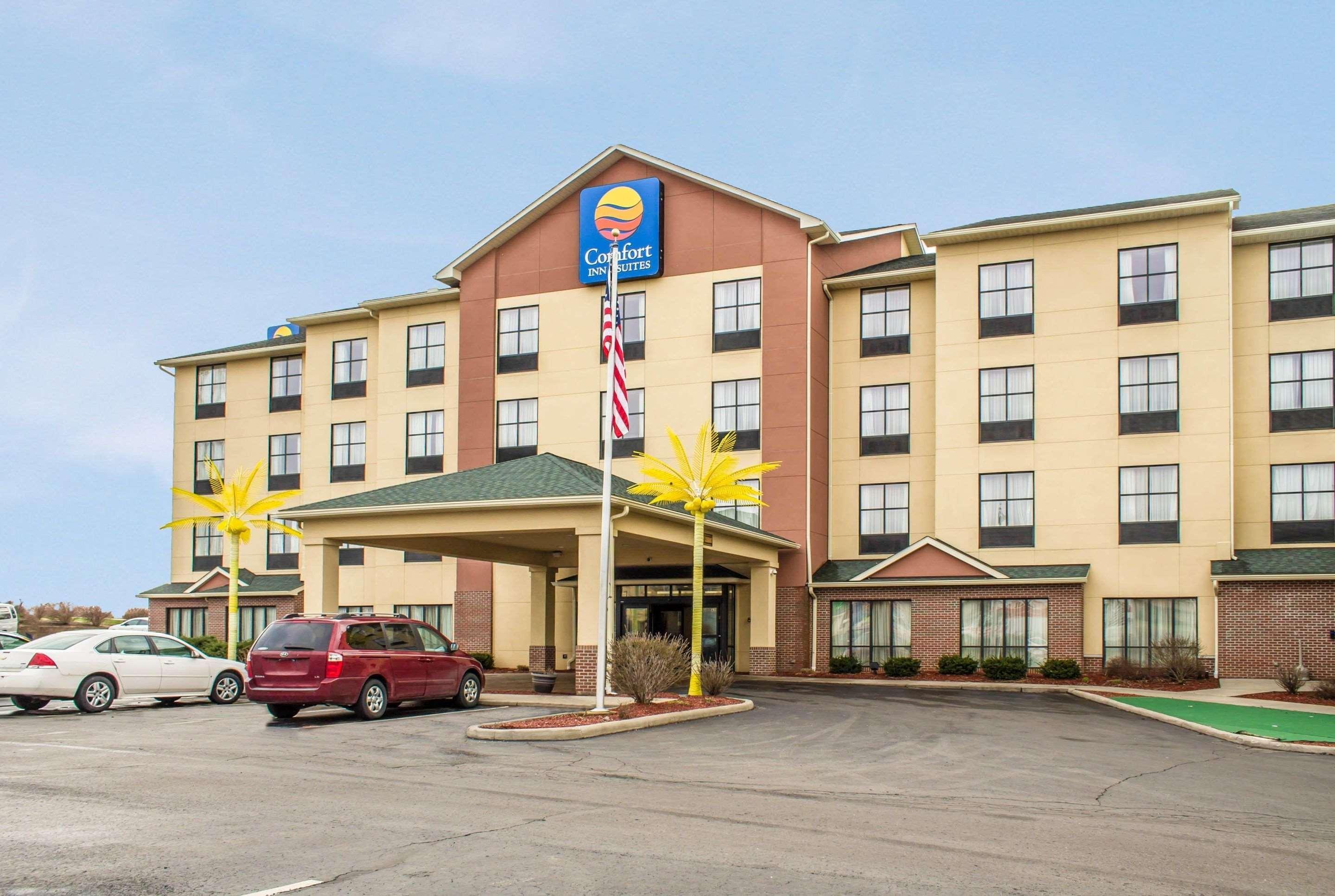 Comfort Inn & Suites Kent - University Area Exterior photo